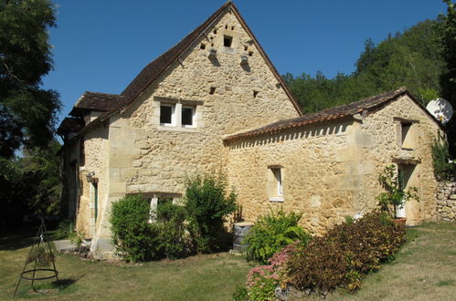 Foto 15 - Appartamento con 1 camera da letto a Saint-Georges-de-Montclard con piscina e giardino