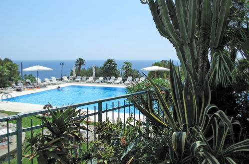 Photo 9 - 1 bedroom Apartment in Cipressa with swimming pool and sea view