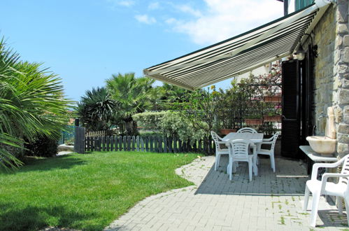 Photo 5 - 1 bedroom Apartment in Cipressa with swimming pool and sea view