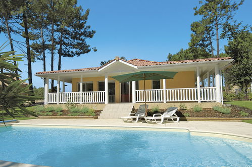 Foto 1 - Casa de 2 quartos em Lacanau com piscina privada e terraço