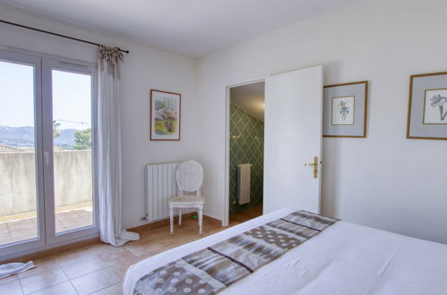 Foto 25 - Casa de 3 quartos em La Cadière-d'Azur com piscina privada e vistas do mar