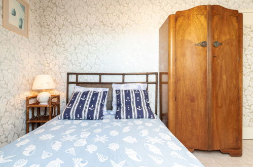 Foto 12 - Appartamento con 2 camere da letto a Pirou con vista mare
