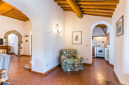 Photo 16 - 2 bedroom Apartment in Castellina in Chianti with swimming pool and garden