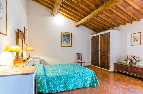 Photo 23 - 2 bedroom Apartment in Castellina in Chianti with swimming pool and garden