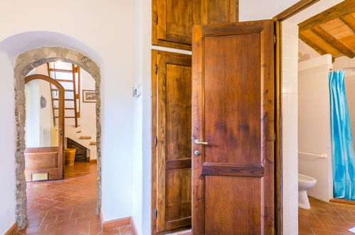 Photo 30 - 2 bedroom Apartment in Castellina in Chianti with swimming pool and garden