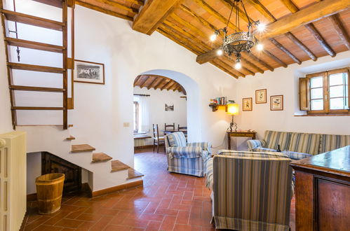 Photo 12 - 2 bedroom Apartment in Castellina in Chianti with swimming pool and garden