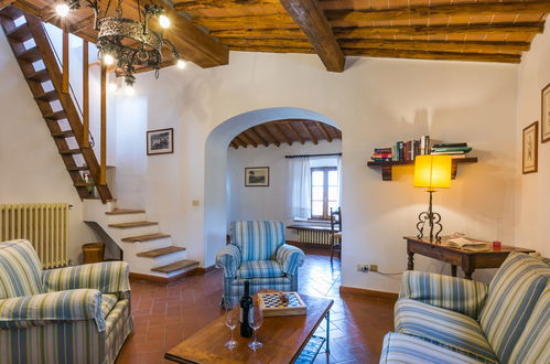 Photo 10 - 2 bedroom Apartment in Castellina in Chianti with swimming pool and garden