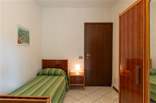 Foto 17 - Appartamento con 3 camere da letto a Castelveccana con vista sulle montagne