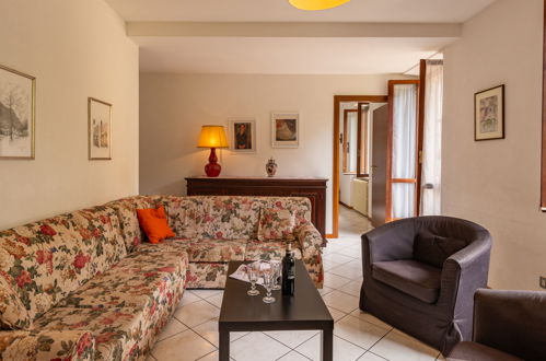 Foto 3 - Apartment mit 3 Schlafzimmern in Castelveccana mit blick auf die berge