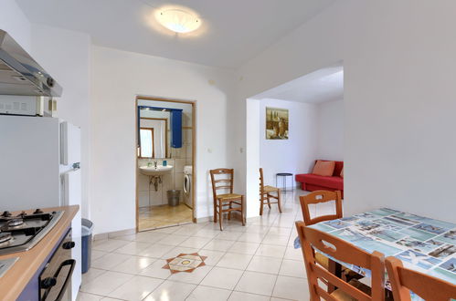 Photo 3 - 2 bedroom Apartment in Rovinj with swimming pool and garden