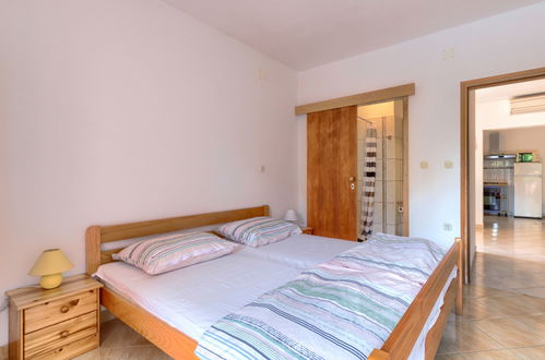 Photo 14 - 2 bedroom Apartment in Rovinj with swimming pool and garden