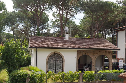 Foto 15 - Casa con 3 camere da letto a Lignano Sabbiadoro con giardino e terrazza