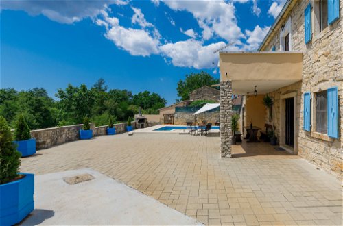 Photo 8 - Maison de 3 chambres à Pazin avec piscine privée et terrasse