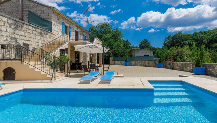 Foto 1 - Casa de 3 habitaciones en Pazin con piscina privada y terraza