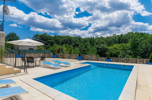 Foto 2 - Casa de 3 quartos em Pazin com piscina privada e terraço