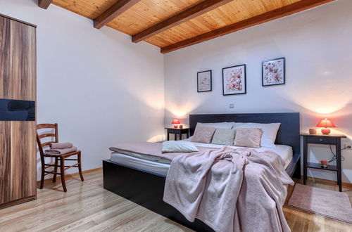 Photo 35 - 2 bedroom House in Pićan with private pool and garden