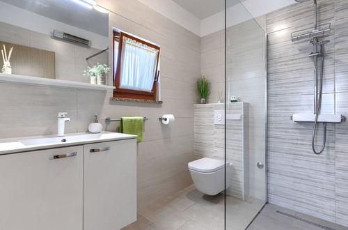 Photo 41 - 2 bedroom House in Pićan with private pool and garden