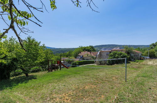Photo 28 - 2 bedroom House in Pićan with private pool and garden