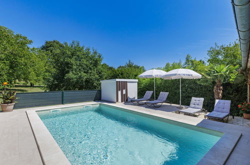 Photo 12 - Maison de 2 chambres à Pićan avec piscine privée et jardin