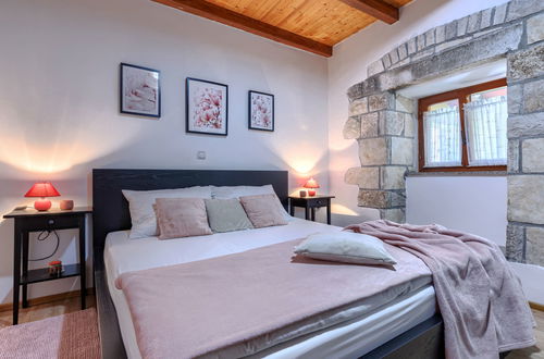 Photo 34 - 2 bedroom House in Pićan with private pool and garden