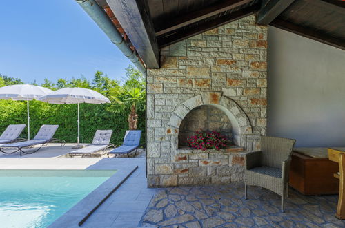 Photo 20 - 2 bedroom House in Pićan with private pool and garden
