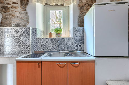 Photo 18 - 2 bedroom House in Pićan with private pool and garden