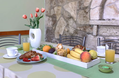 Photo 13 - 2 bedroom House in Pićan with private pool and garden
