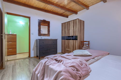 Photo 36 - 2 bedroom House in Pićan with private pool and garden