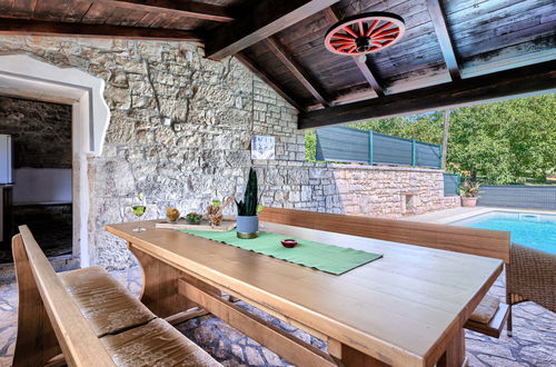 Photo 3 - 2 bedroom House in Pićan with private pool and garden