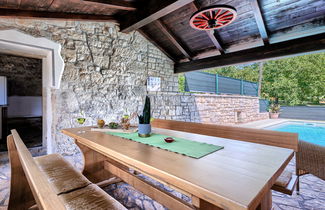 Photo 3 - 2 bedroom House in Pićan with private pool and garden