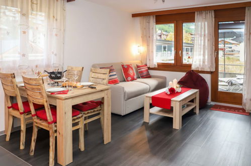 Foto 2 - Apartment mit 1 Schlafzimmer in Zermatt mit terrasse und blick auf die berge