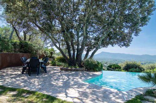 Photo 8 - 4 bedroom House in Garéoult with private pool and garden