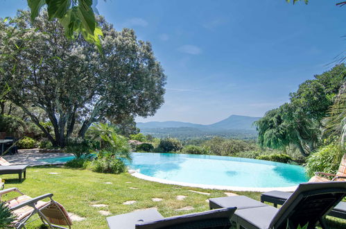 Photo 2 - Maison de 4 chambres à Garéoult avec piscine privée et jardin