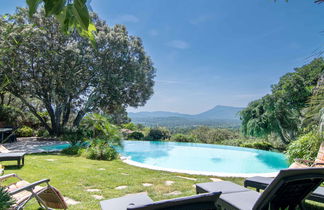 Photo 2 - Maison de 4 chambres à Garéoult avec piscine privée et jardin