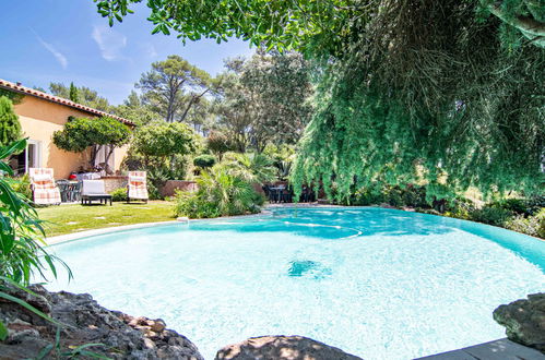 Foto 9 - Casa de 4 quartos em Garéoult com piscina privada e jardim