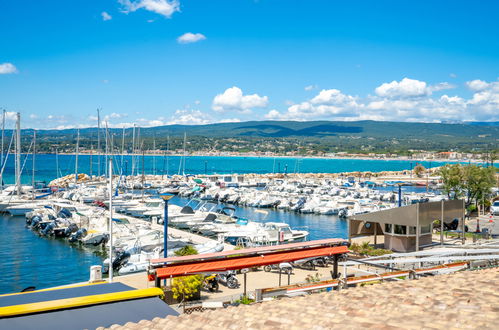 Photo 3 - Apartment in Saint-Cyr-sur-Mer with terrace