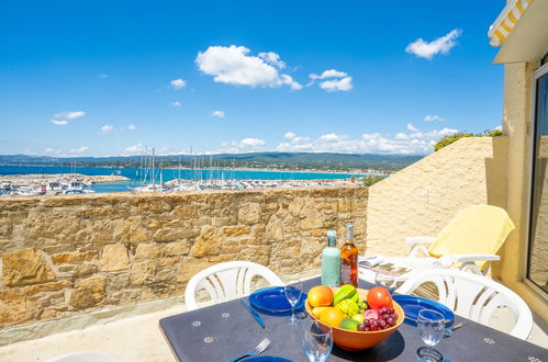 Photo 1 - Apartment in Saint-Cyr-sur-Mer with terrace