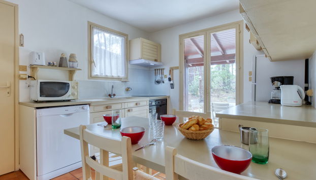 4 bedroom House in Carcans with terrace - Photo 4