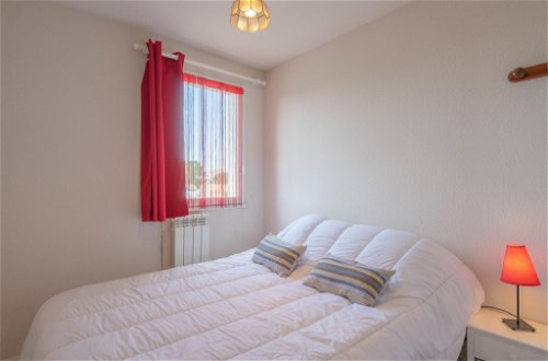Foto 5 - Appartamento con 1 camera da letto a Vaux-sur-Mer con giardino e vista mare