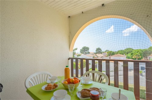 Photo 2 - 1 bedroom Apartment in Vaux-sur-Mer with garden and sea view