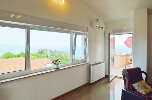 Foto 9 - Apartamento de 2 habitaciones en Opatija con piscina y vistas al mar