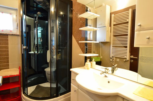 Foto 11 - Appartamento con 2 camere da letto a Opatija con piscina e vista mare