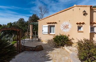 Photo 2 - Maison de 2 chambres à Coti-Chiavari avec piscine et vues à la mer