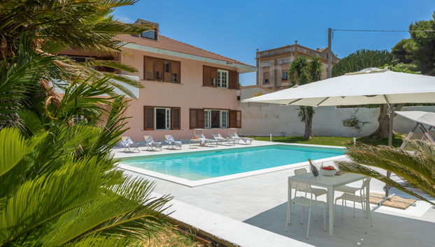 Casa de 5 quartos em Marsala com piscina privada e jardim - Foto 2