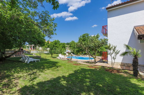 Foto 30 - Apartamento de 3 quartos em Poreč com piscina e jardim