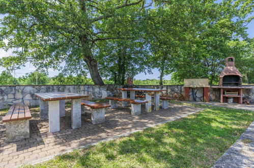 Foto 20 - Apartamento de 3 quartos em Poreč com piscina e jardim