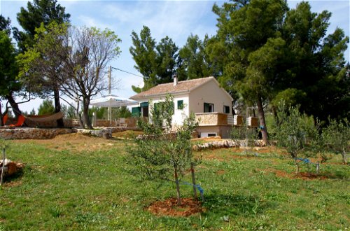 Photo 17 - 2 bedroom House in Starigrad with garden and sea view