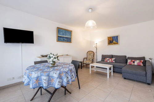 Foto 5 - Apartamento de 1 habitación en Cavalaire-sur-Mer con vistas al mar
