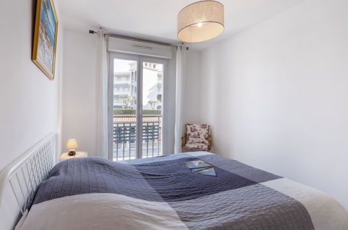 Foto 12 - Appartamento con 1 camera da letto a Cavalaire-sur-Mer con vista mare