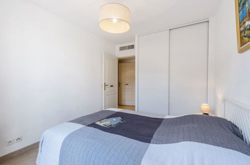Foto 14 - Appartamento con 1 camera da letto a Cavalaire-sur-Mer con vista mare